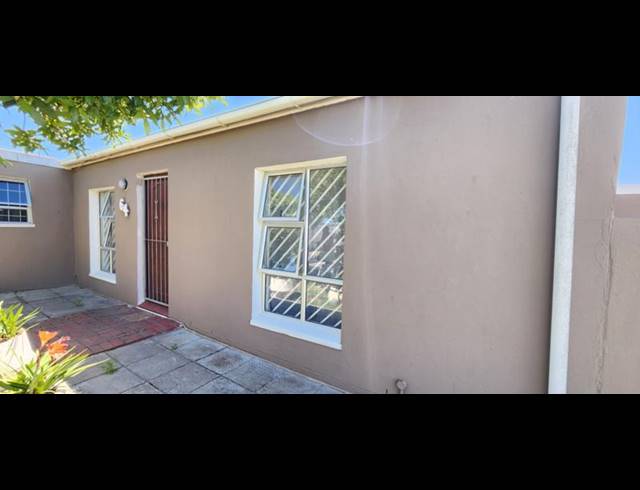 2 BEDROOM HOUSE FOR SALE IN GREENFIELD